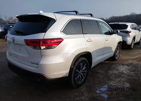 2018 Toyota Highlander Xle z USA, uszkodzony, nr VIN 5TDJZRFHXJS877539